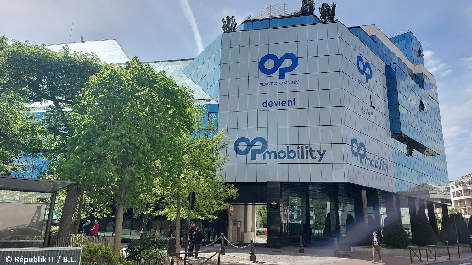 La façade du siège d’OPmobility mentionne le récent changement de nom. - © Républik IT / B.L.