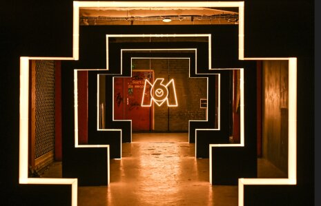 Le décor du yoyo - © Serge Arnal - M6