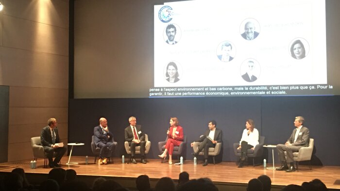 Les CEO de Transdev, Engie, Adecco Group, Sodexo et AXA sur la scène du Forum des Achats inclusifs. - © D.R.