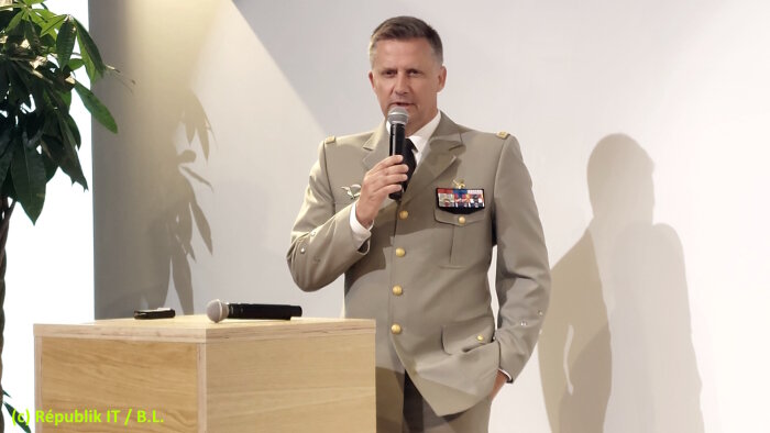 Le général Aymeric Bonnemaison, commandant de la Cyberdéfense, présente « Passe ton hack ». - © Républik IT / B.L.