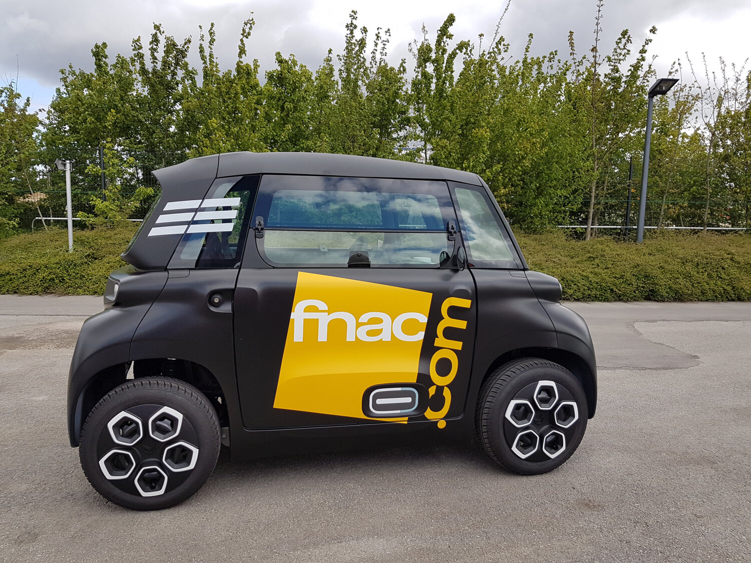 Ami Cargo avec sticker Ami - © CC / Républik Retail