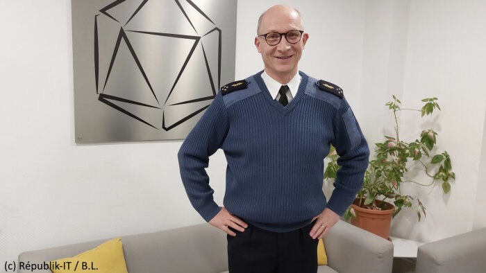 Le général de corps aérien Didier Tisseyre est directeur central de la Dirisi. - © Républik IT / B.L.