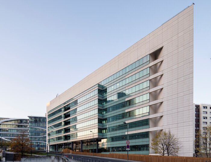 L’immeuble Being fait partie des signaux urbains forts de La Défense. - © Alexis Paoli