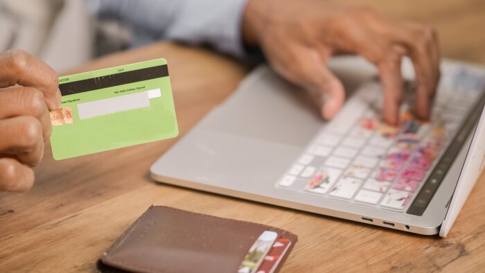 Les cartes bancaires avec code représentent le premier moyen de paiement en France. - © Kindel Media / Pexels