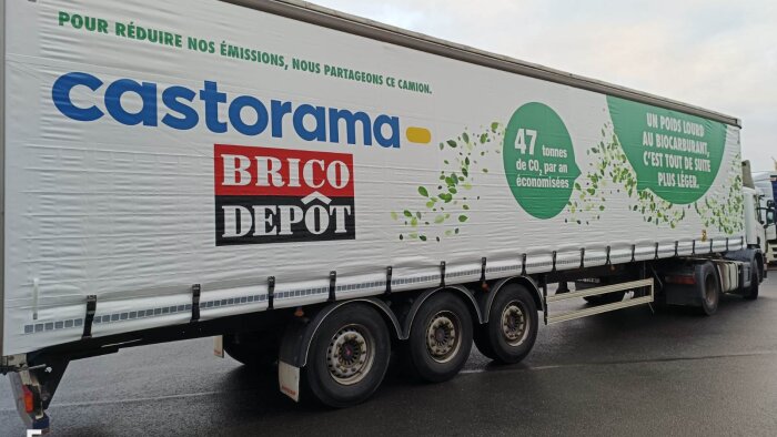 Brico Dépot incite ses transporteurs à recourir aux énergies alternatives. - © D.R.