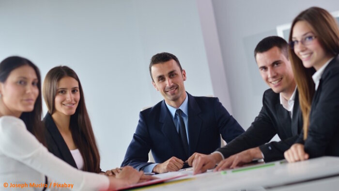 Les réunions restent honnies.  - © Joseph Mucira / Pixabay