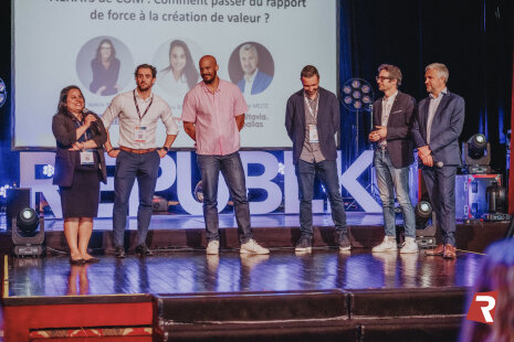 Les speakers présentant leur atelier en plénière - © D.R.