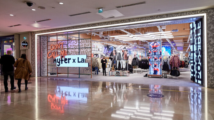 « DCM Jennyfer est un media qui a des magasins »
