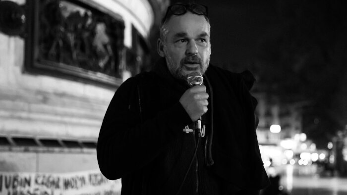 Yann Manzi a créé Utopia 56 en 2015 avec sa femme, son fils et une amie. - © D.R.