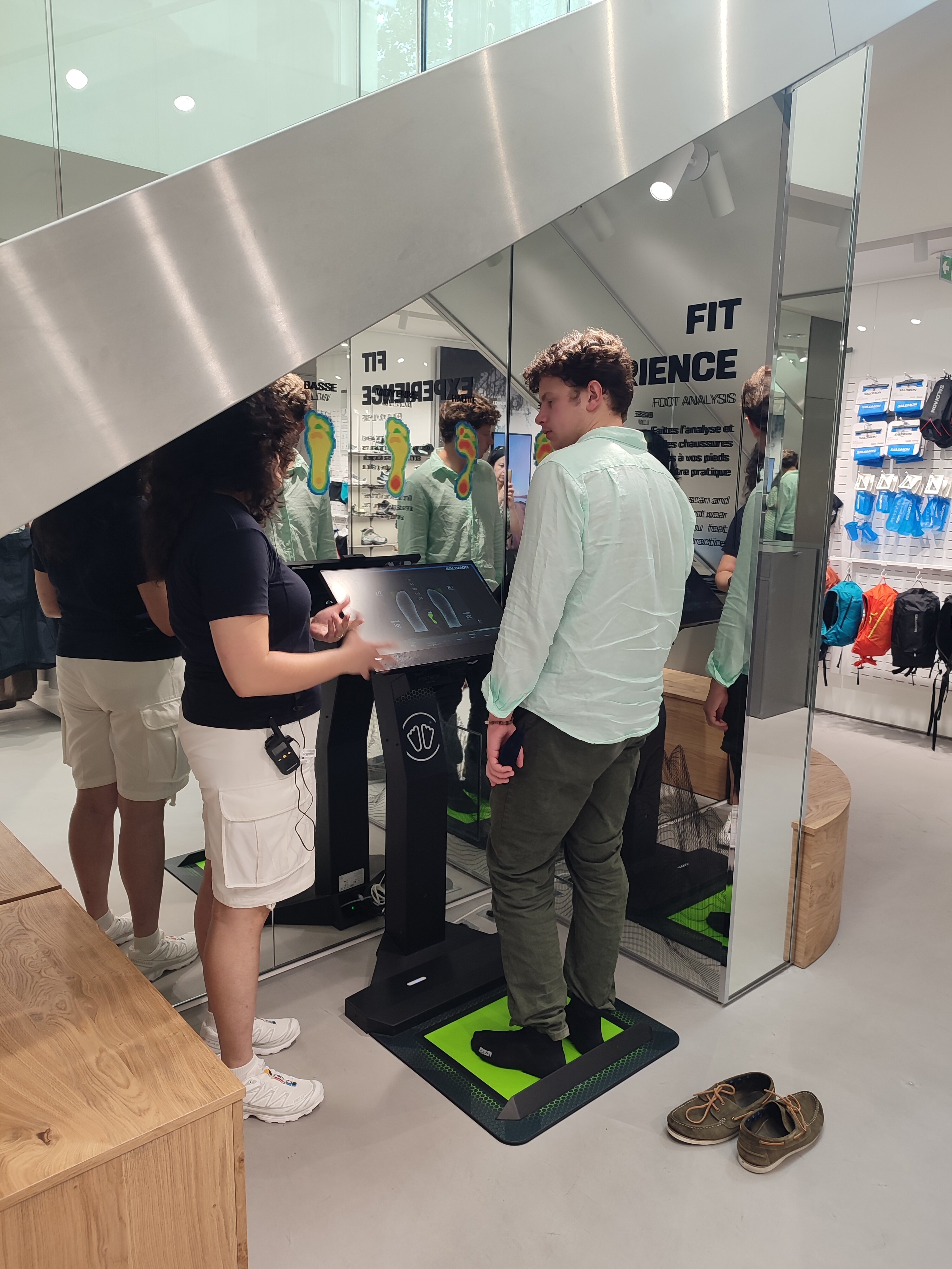 Salomon utilise un scanner de pied pour guider les clients dans leur choix. - © Républik Retail / CC