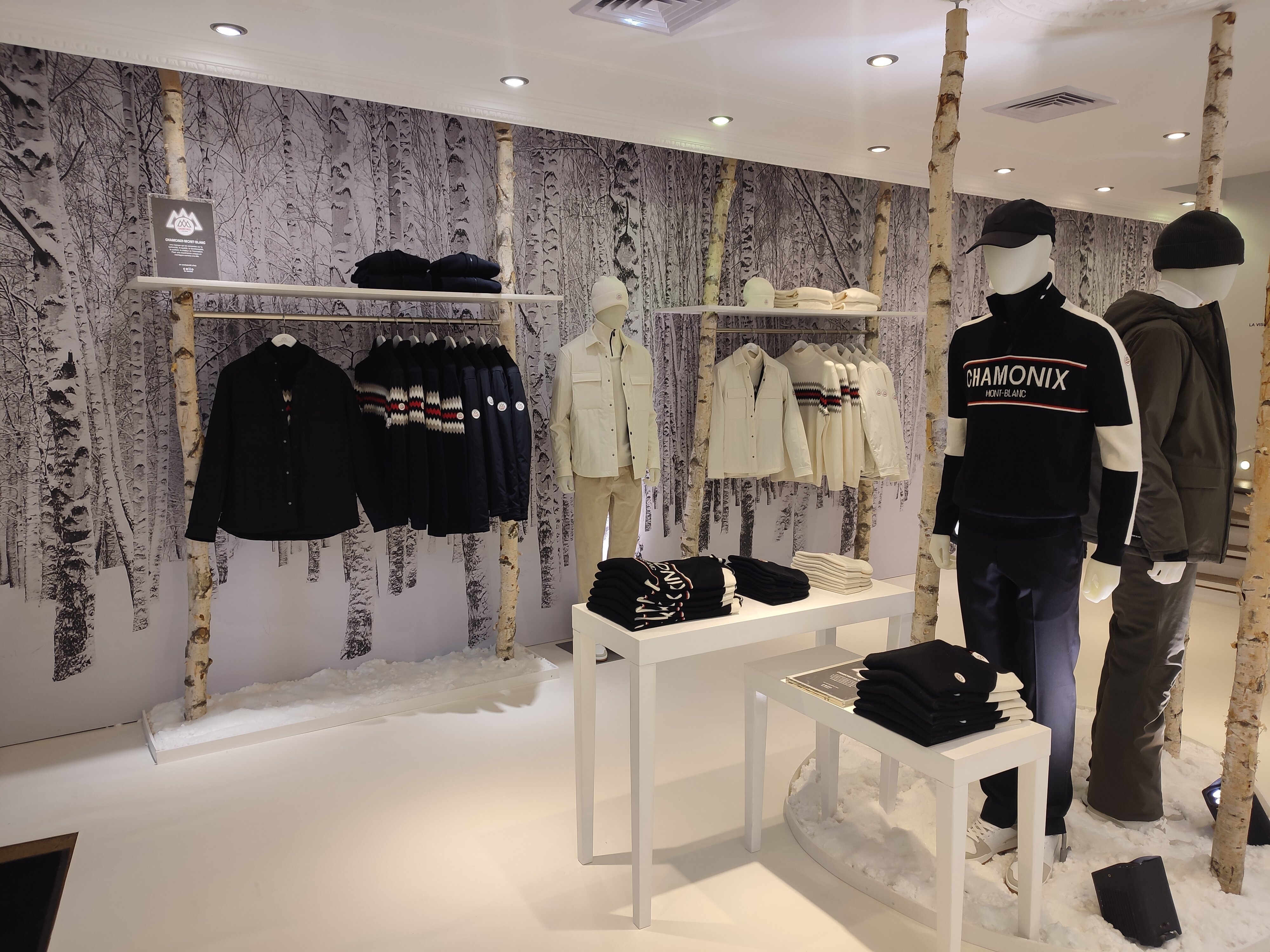 Chamonix se compose d’un cinquantaine de références, au prix plutôt premium pour Celio. - © Républik Retail / CC