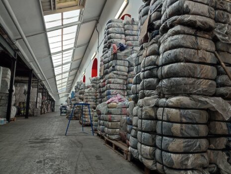 Depuis des années, Eureka Fripe stocke des produits. - © Républik Retail