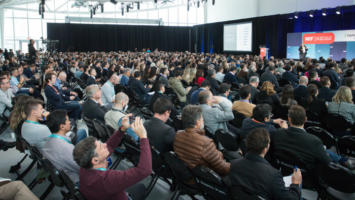 Les conférences sur l’économie et les prévisions 2024 ont toute fait salle pleine. - © 2023