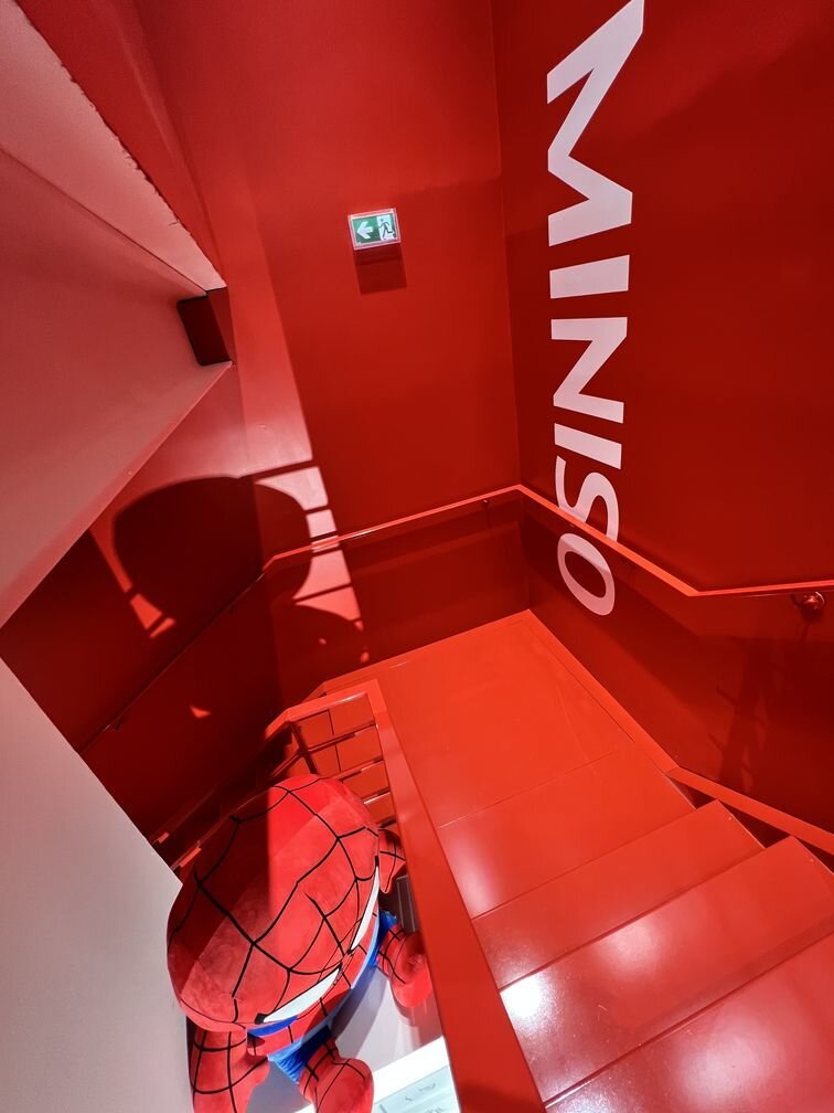 Miniso Italik propose 2500 références sur deux niveaux. - © Miniso