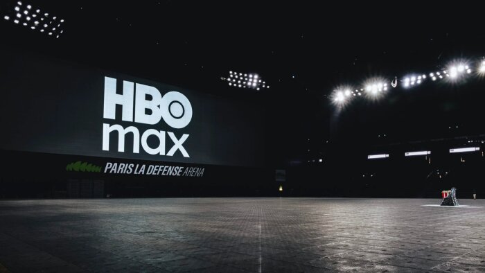 HBO Max et Paris La Défense Arena créent une passerelle entre fiction et événement live