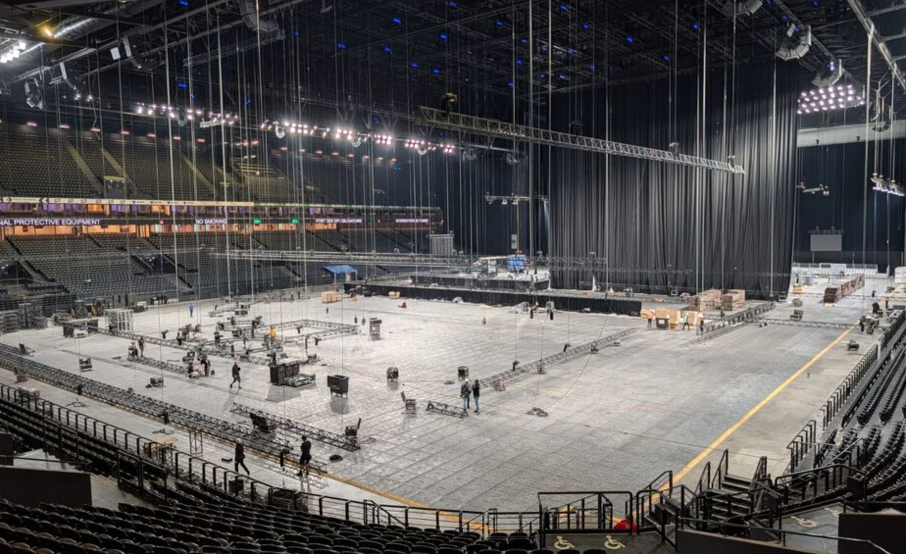 La mise en configuration « tennis » de Paris La Défense Arena s’étalera du 13 au 23 octobre. - © D.R.