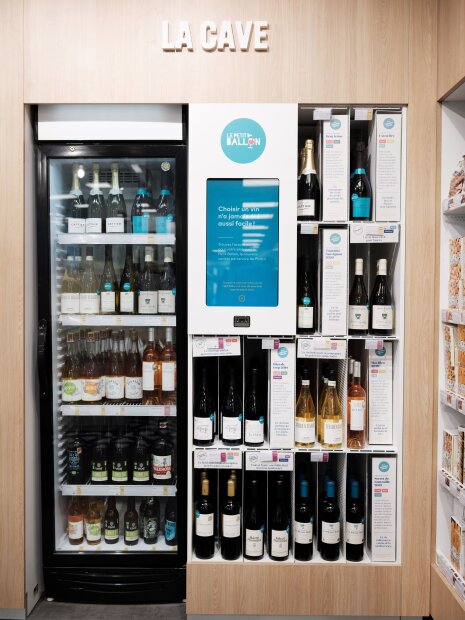 Un meuble connecté pour guider les clients - © Picard