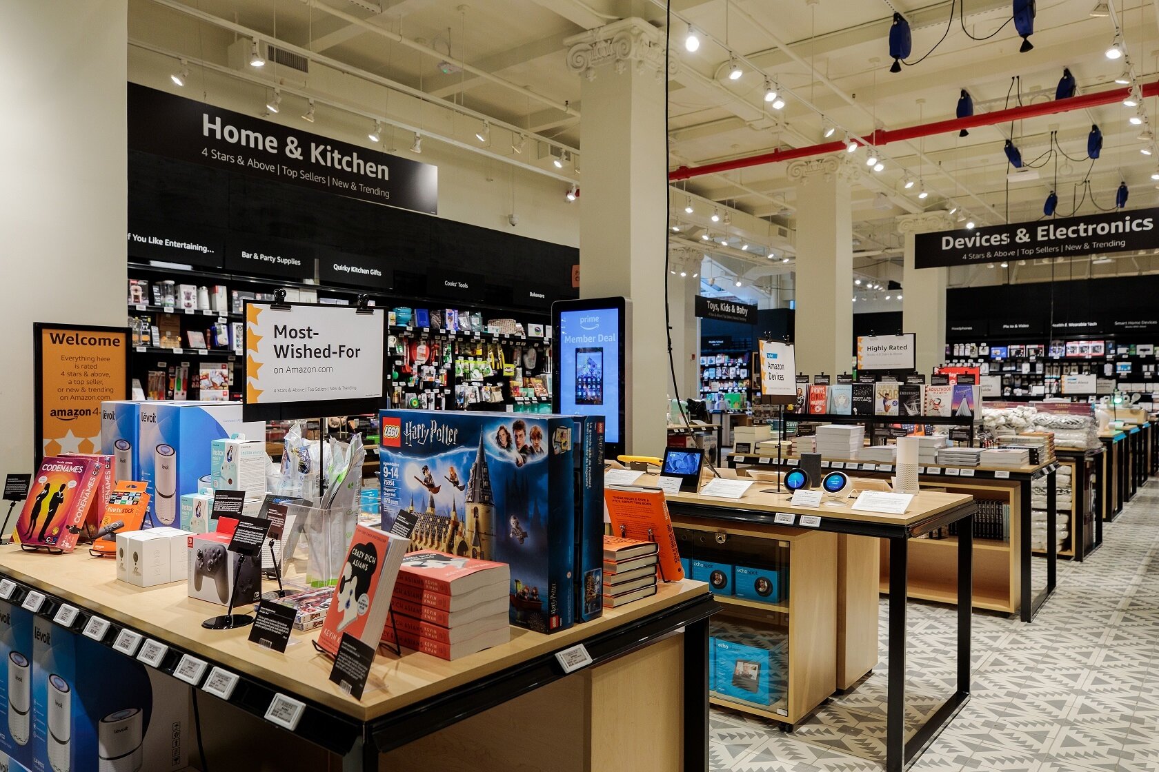 Amazon 4-Stars s’appuie sur les données des ventes du quartier et en ligne pour concevoir son offre avec les meilleures ventes. - © JORDAN STEAD / Amazon