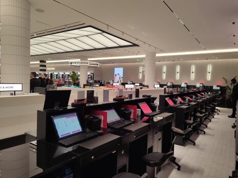 Moins de caisses tard, plus de libre-service - © CC / Républik Retail