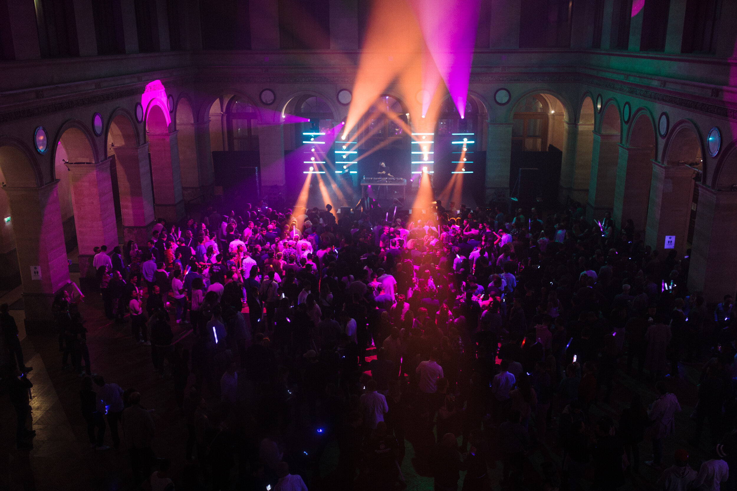DJ set pour la soirée Amex Golden Tickets Palais Brongniart, le 15 octobre 2022 - © Philippe Labrosse / Hans Lucas