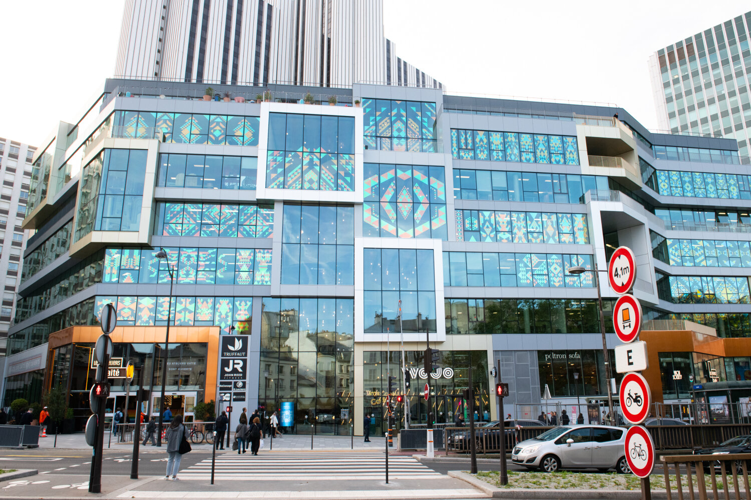 Tous les abords du centre commercial ont été repensé pour faciliter la circulation des flux. - © URW