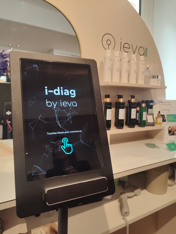 Marionnaud va déployer la nouvelle tablette de diagnostic de Ieva Group. - © Républik Retail
