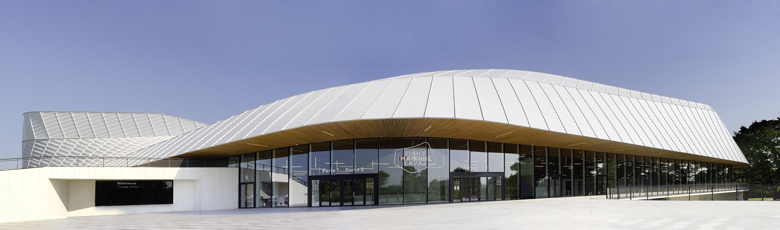 L’Espace Mayenne, un équipement design, moderne et fonctionnel à 1h15 de Paris en TGV - © Clérin Morin