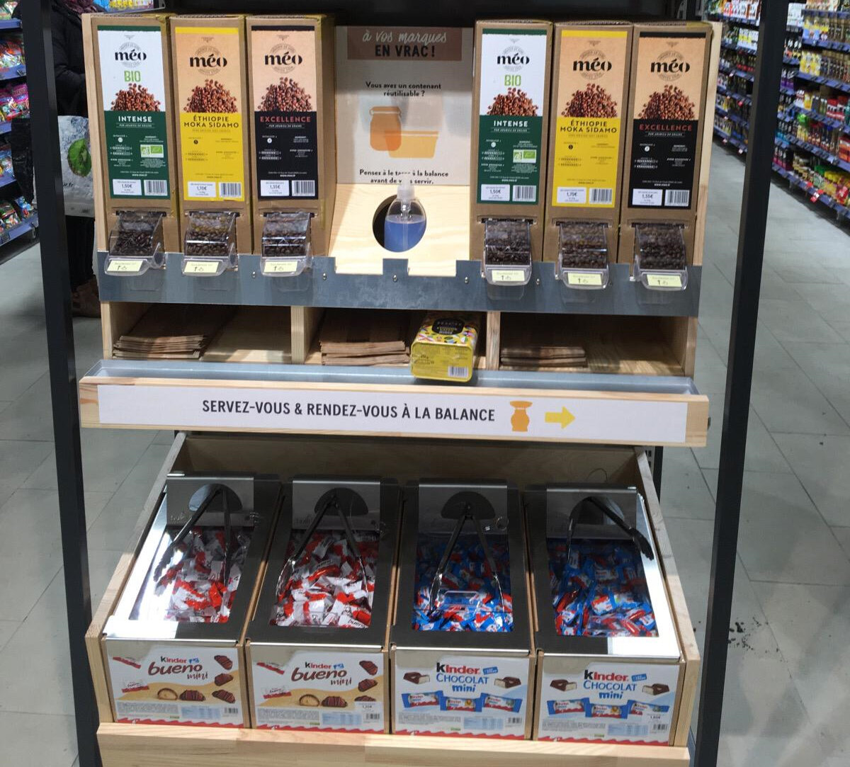 Ferrero démarre le vrac au Monoprix Croisé-Laroche. - © Ferrero