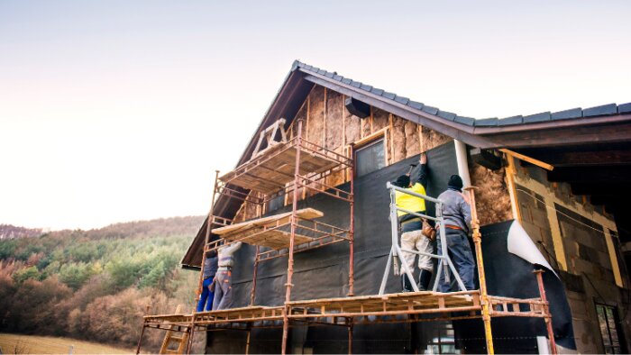 Rénovation énergétique : Isolation d’un chalet à la montagne - © Canva.