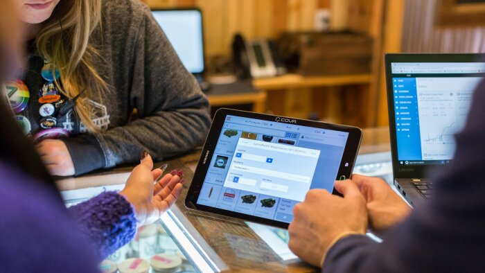60 % des Français naviguent désormais entre les canaux online et offline - © D.R.