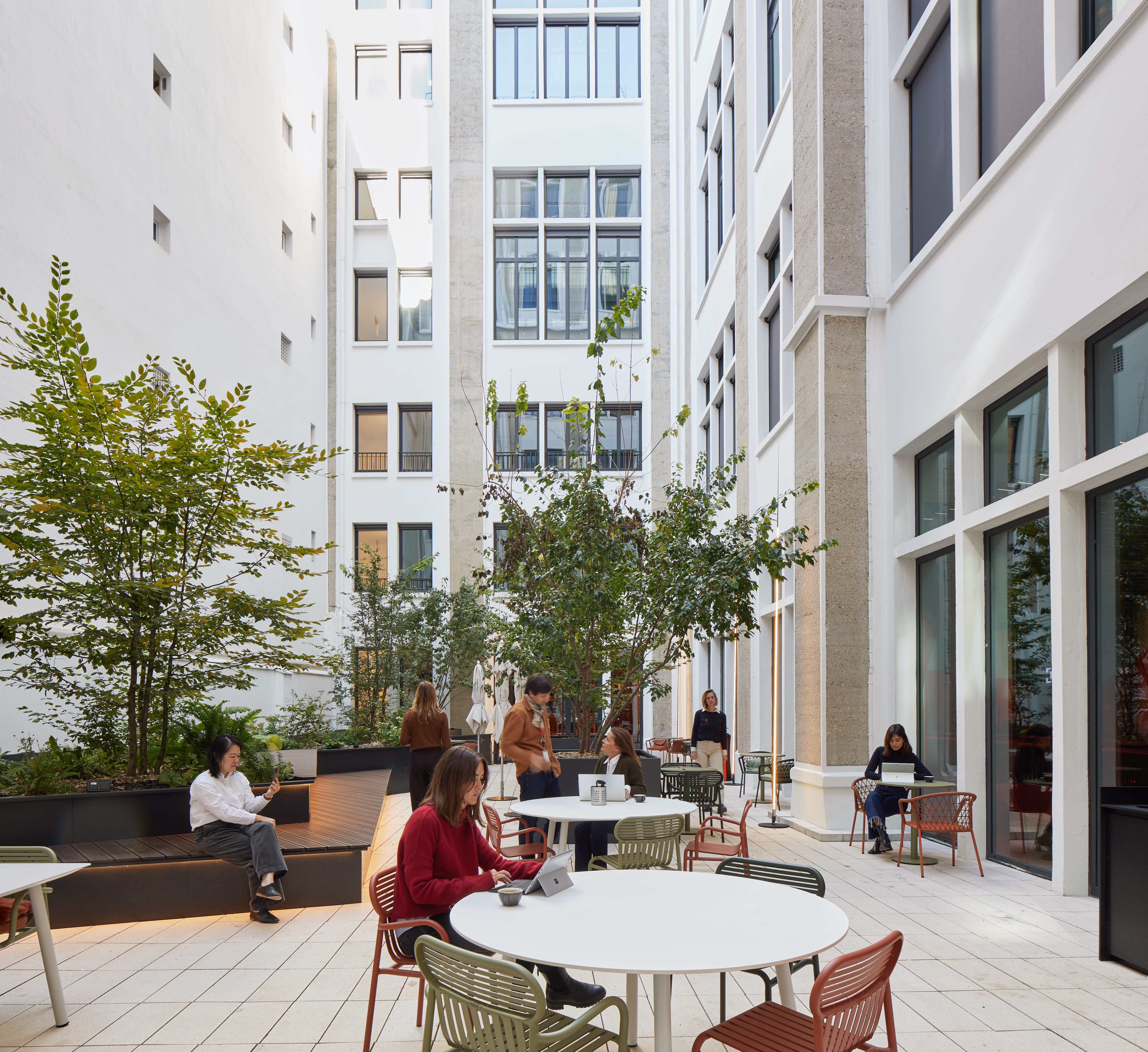 La cour intérieure du 106, un des 1 000 m² d’espaces extérieurs - © Antoine Mercusot