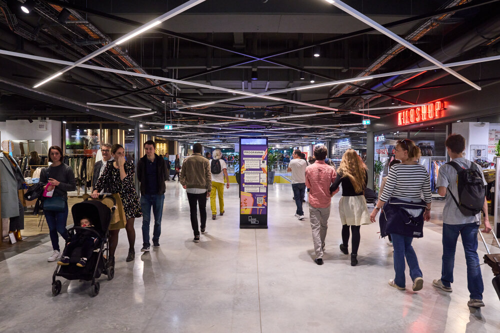 Avec son offre loisirs, URW espère attirer les familles dans ces centres. - © URW
