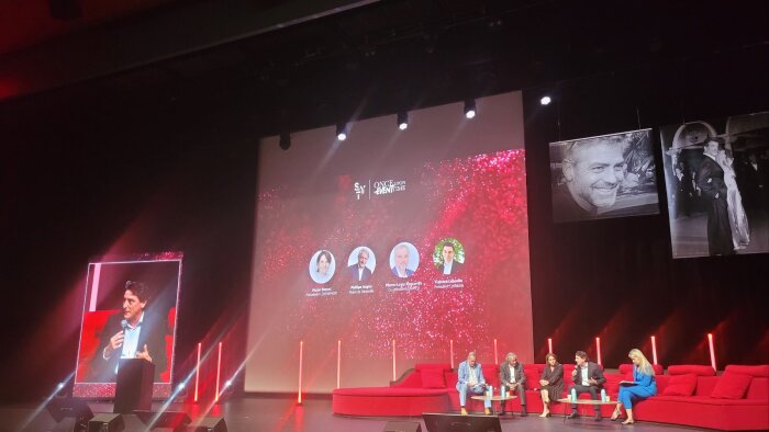 Conversation sur les représentants de la filière événementielle et le maire de Deauville au CID - © Unimev