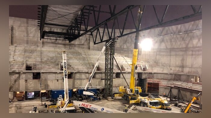 Le chantier de construction de l’Adidas Arena : pose de la structure métallique - © PB