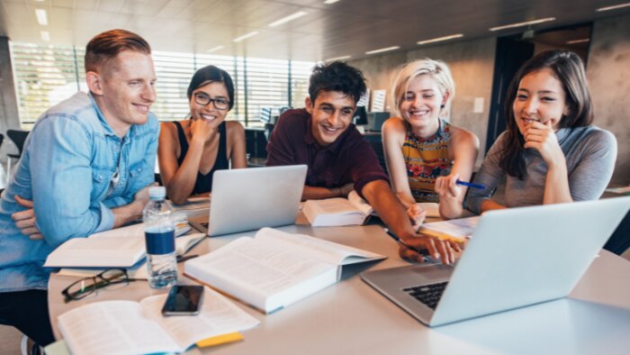 L’aide à l’embauche d’apprentis bientôt recentrée sur les moins qualifiés ?