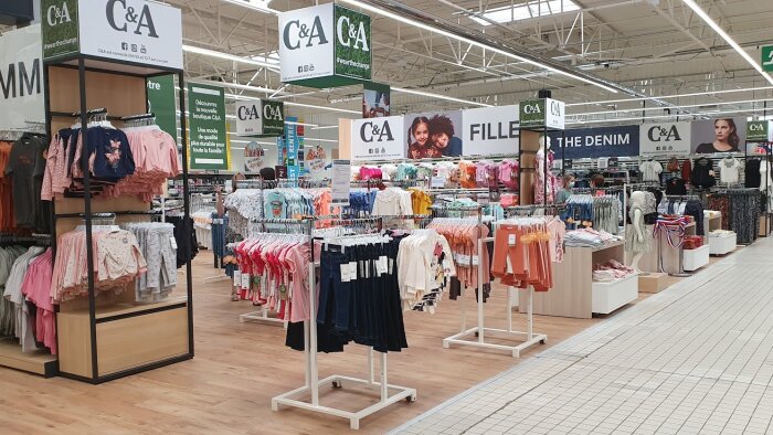 Un espace de 400m² a été aménagé aux couleurs de C&A à Toul. - © D.R.
