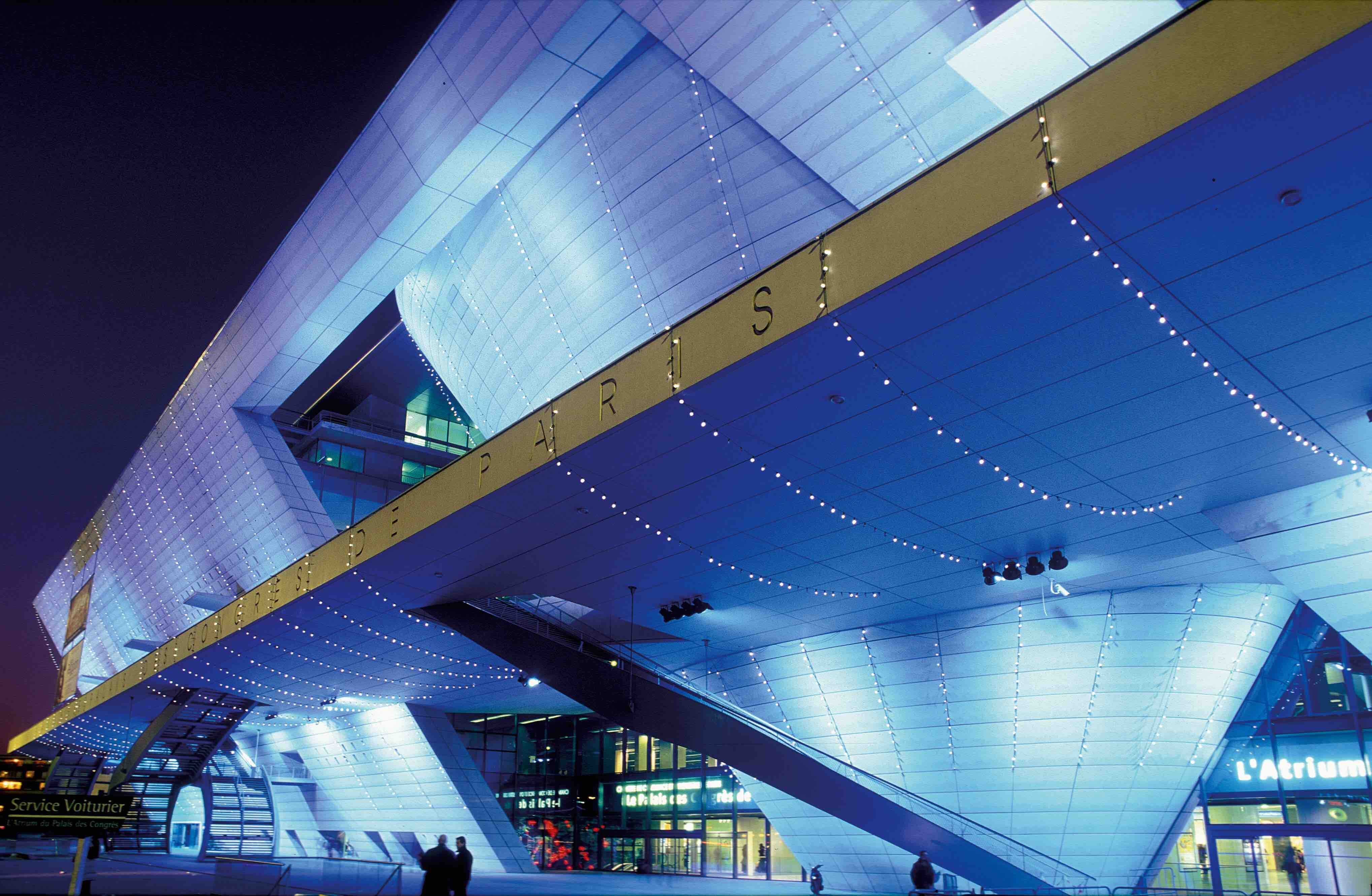 Le Palais des congrès de Paris, site d’accueil des grands congrès nationaux et internationaux - © Office du tourisme et des congrès de Paris
