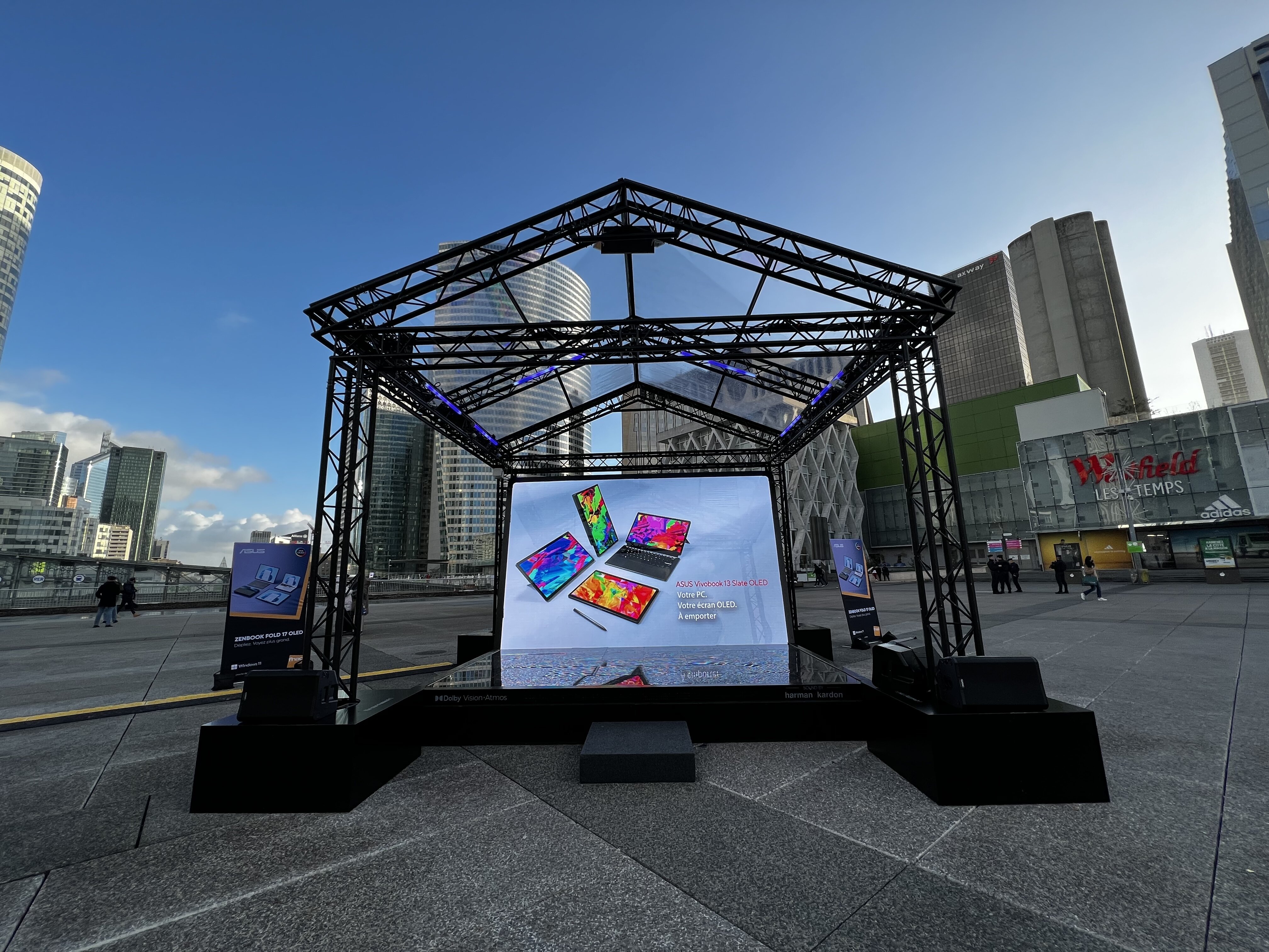 Les Fold Days, un événement organisé sur le parvis de La Défense, du 25 au 28 novembre 2022 - © Asus France