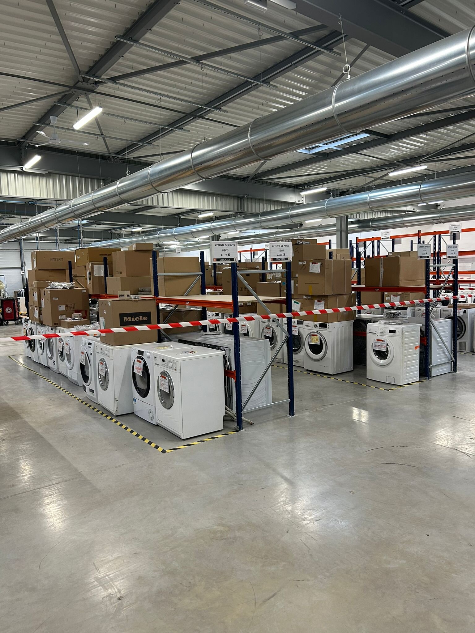 Le site de Chilly-Mazarin, qui emploie 150 personnes, est chargé de livrer pour toute la région parisienne, des produits volumineux mais agit aussi fortement sur l’activité réparation et reconditionnement - © D.R.