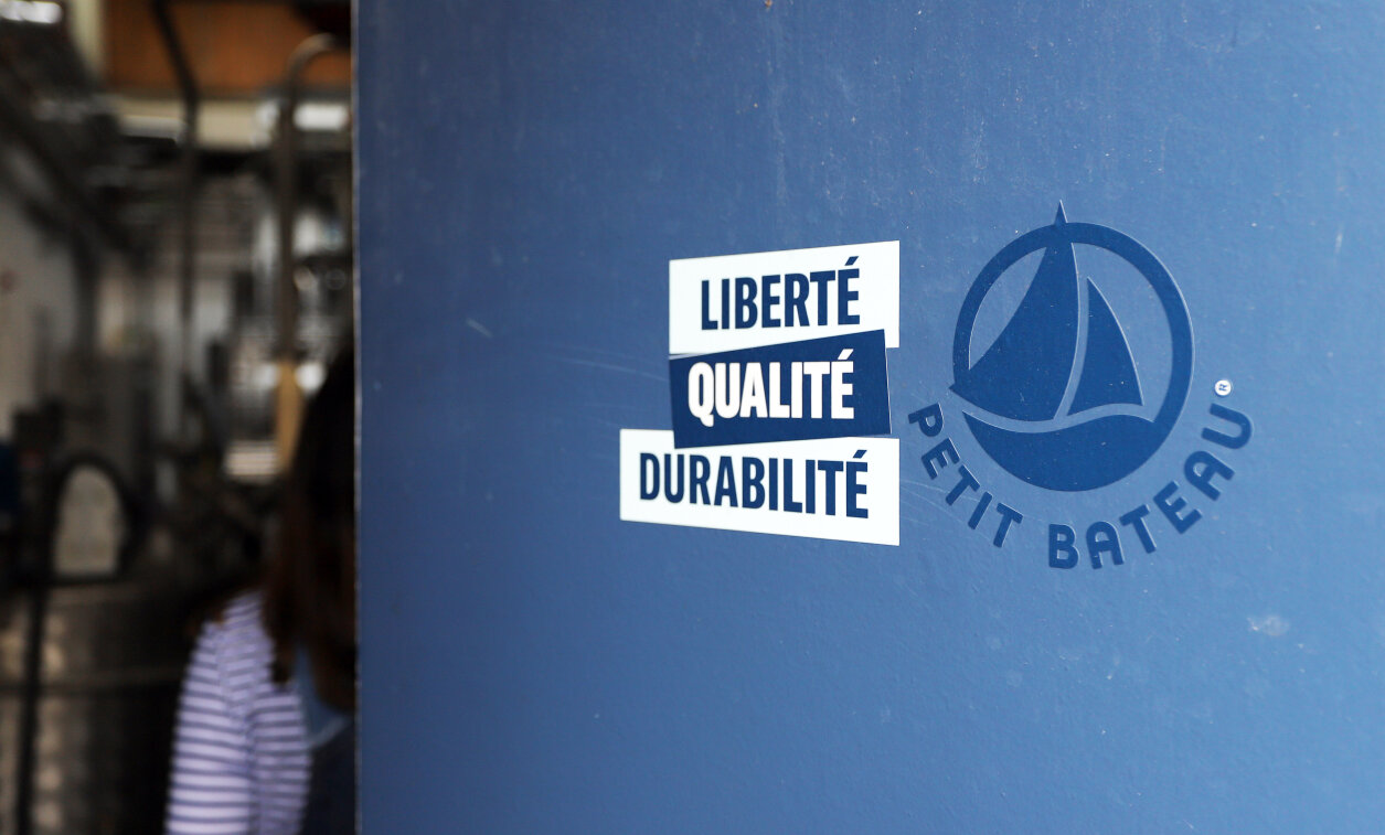 Petit Bateau a adopté une nouvelle signature : liberté, qualité, durabilité. - © Petit Bateau