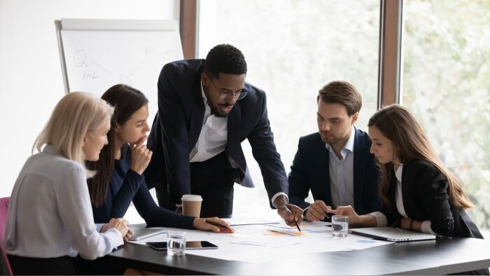 75 % des managers satisfaits… mais écrasés par la charge mentale (enquête Ifop pour Axys)