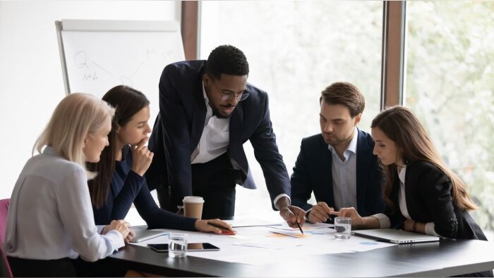 75 % des managers satisfaits… mais écrasés par la charge mentale (enquête Ifop pour Axys)