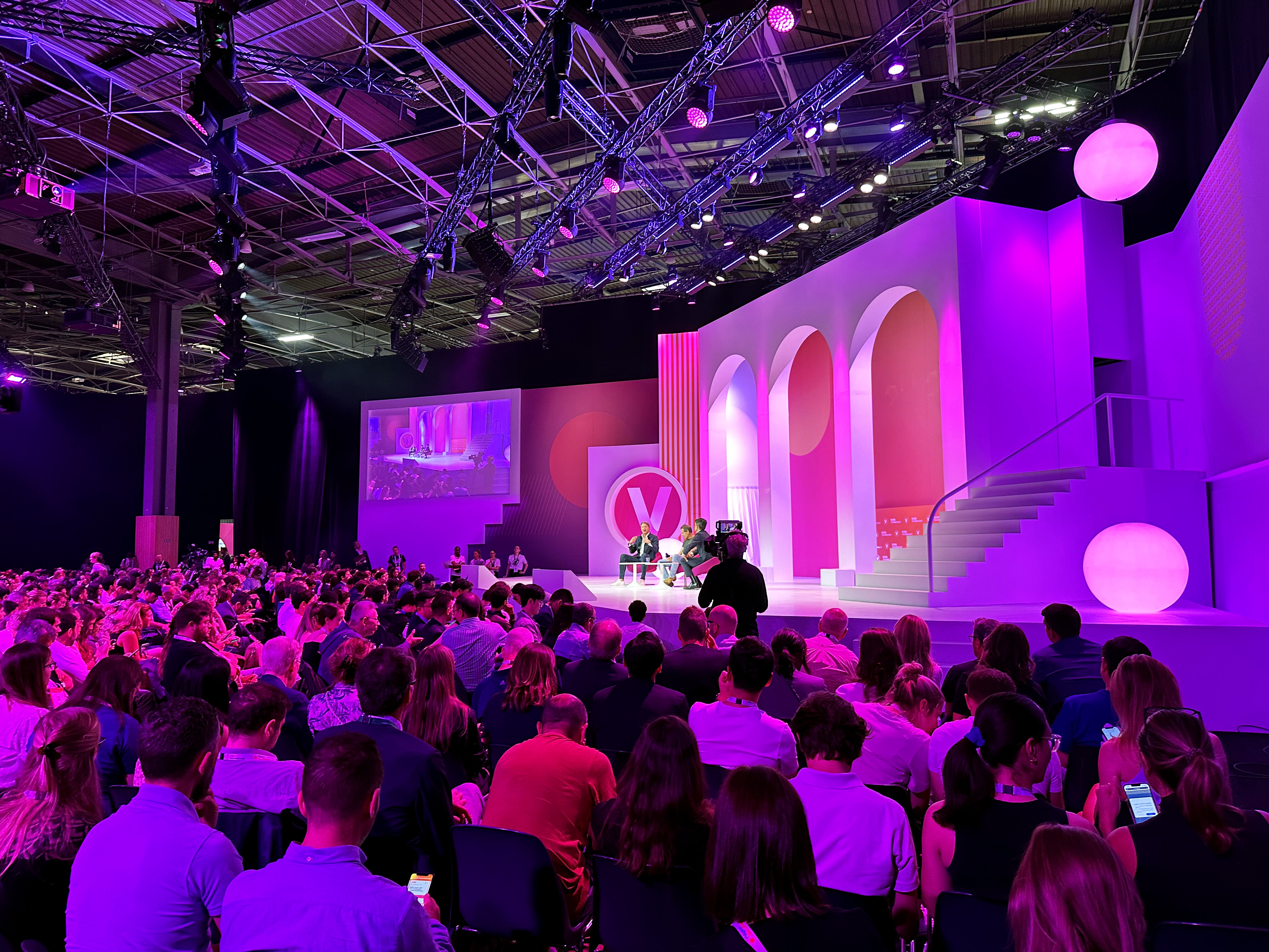 Ce sont 450 speakers qui interviennent pendant 4 jours sur les 4 scènes du salon - © PublicisLive