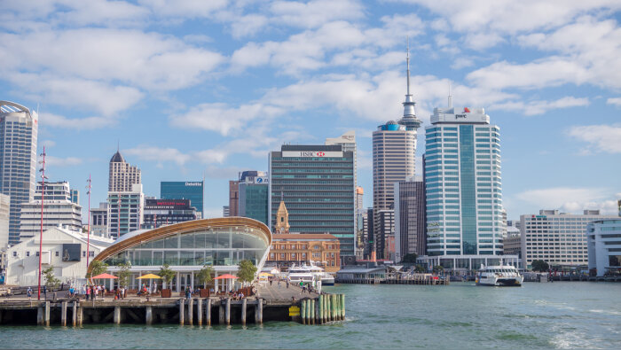 Le quartier des affaires d’Auckland, en Nouvelle-Zélande, est à proximité de la mer. - © Getty Images/iStockphoto