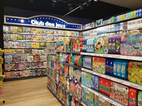 Un club par univers - © CC / Républik Retail