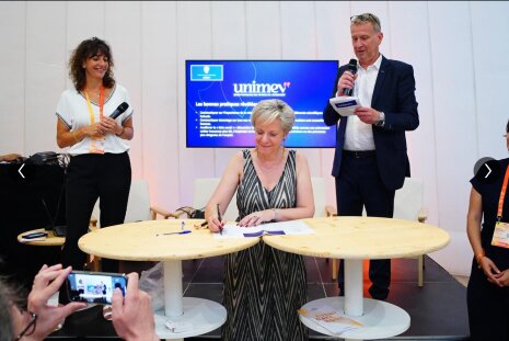 Signature de la charte pour la parité femmes/hommes au sein de la filière événementielle - © D.R.