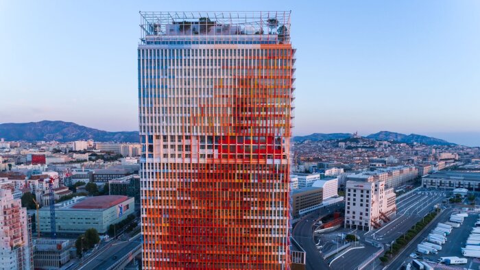 La tour La Marseillaise, une des deux grandes transactions sur les marchés de bureaux régionaux. - © WEARECONTENTS