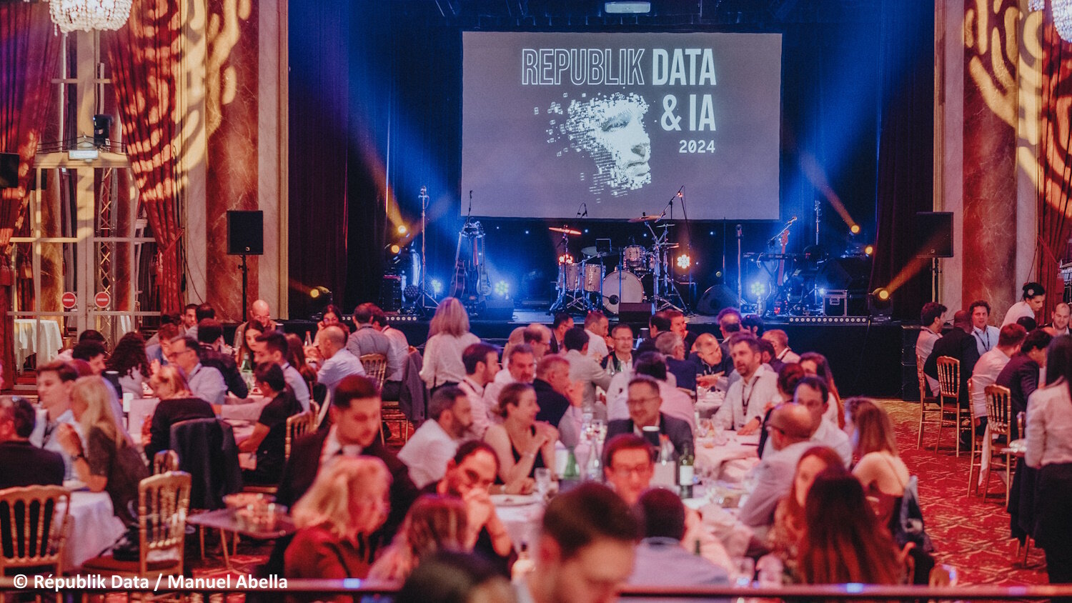 Républik Data et IA 2024 : la soirée de gala constitue un moment de convivialité et de détente.  - © Républik Data / Manuel Abella