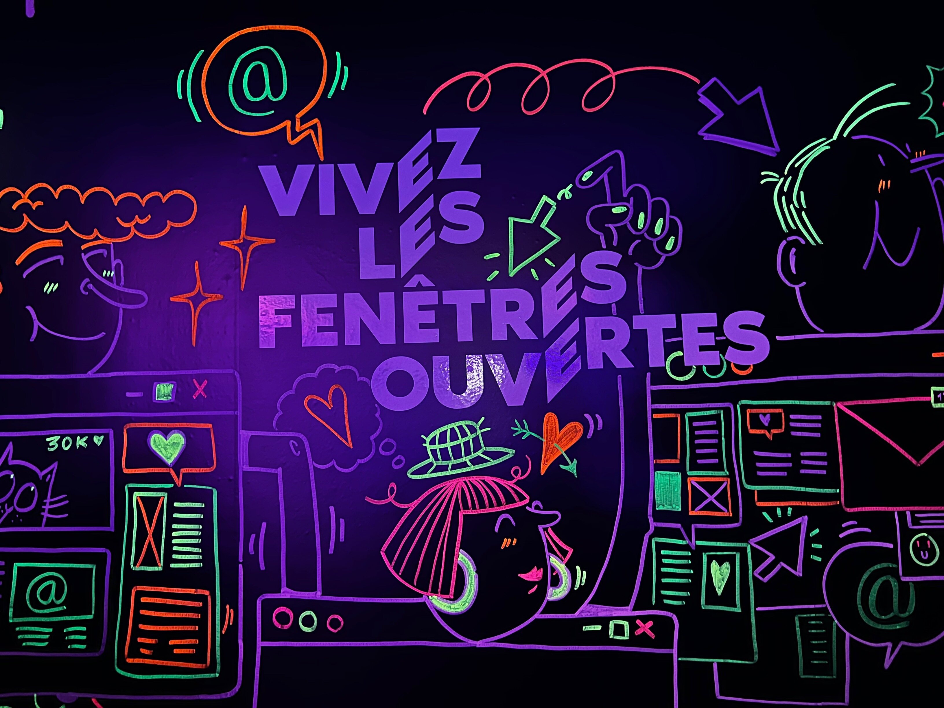 Pop-up store Asus autour du concept « Vivez les fenêtres ouvertes » - © Asus