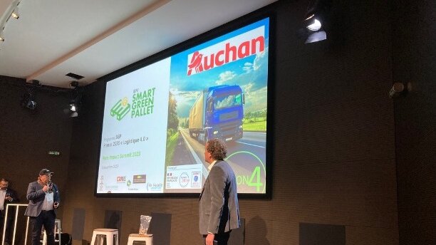 Plastique recyclé et récolte de la data au cœur de la Smart Green Pallet d’Auchan et IBM